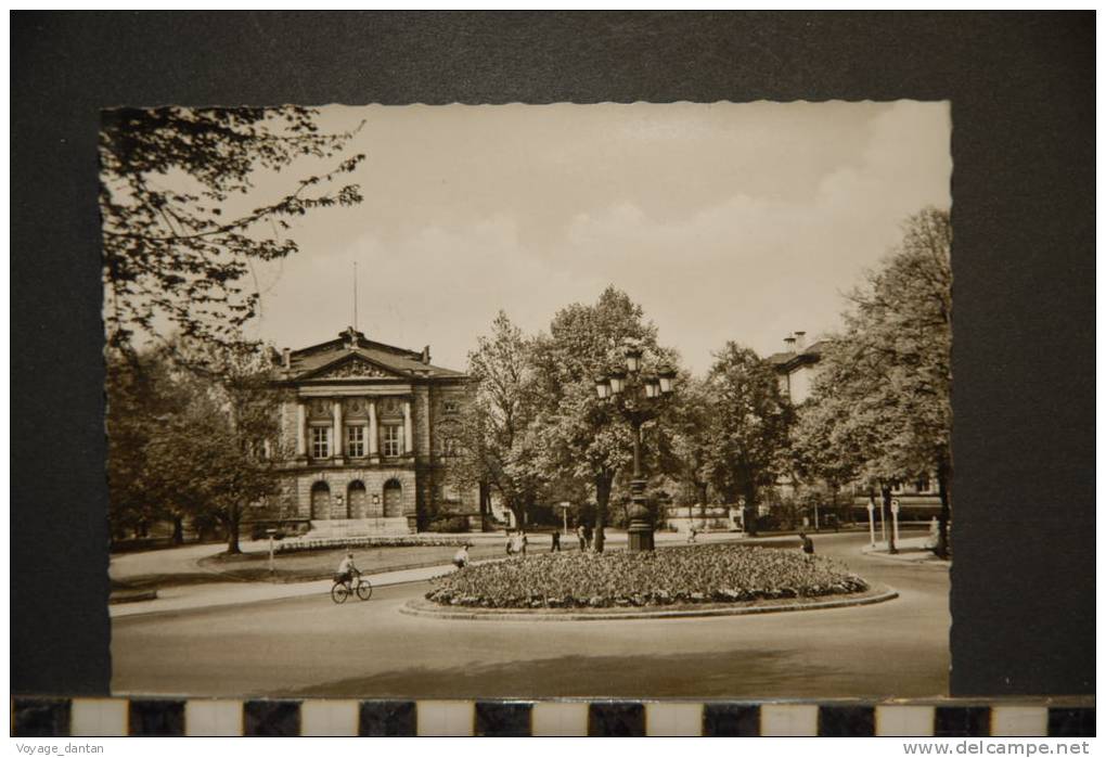 ALLEMAGNE  GERMANY    Göttingen Universitätsstadt  THEATERPLATZ - Goettingen