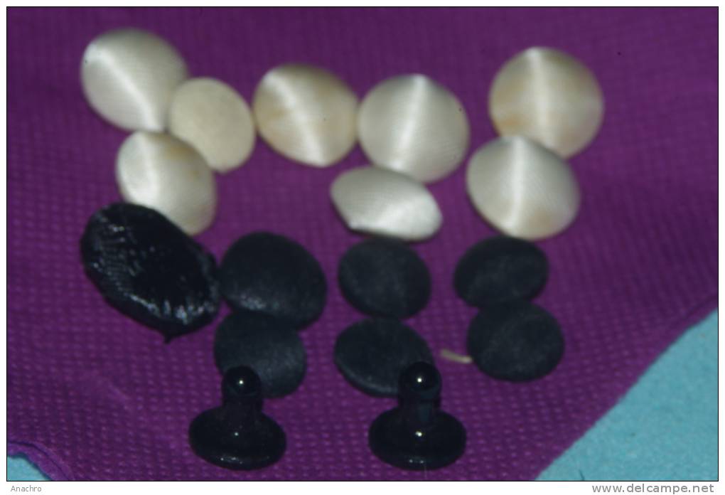 Splendides BOUTONS En SOIE NOIR Et BLANC  Pour Corsage / LOT De 17 - Buttons