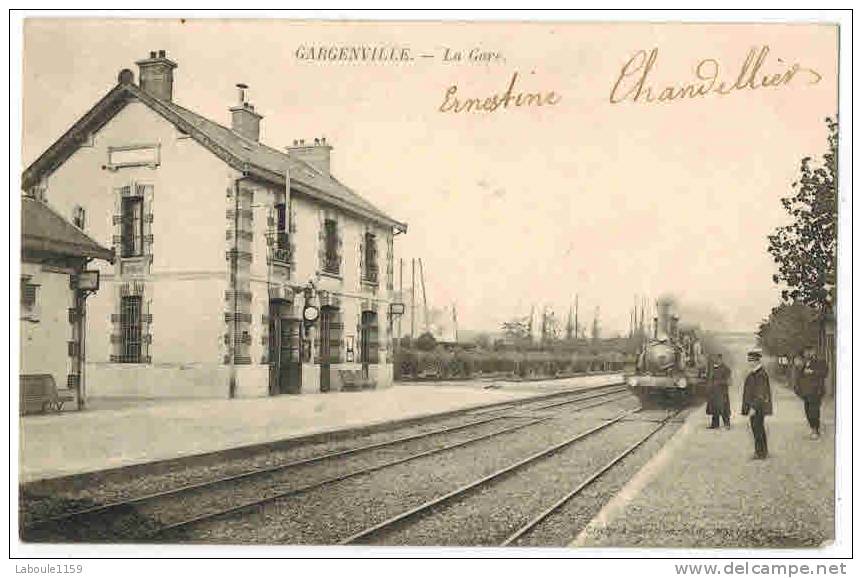 GARGENVILLE : "La Gare " - L' Arrivée Du Train à Vapeur - Chemins De Fer - Circulée En 1906 - Gargenville