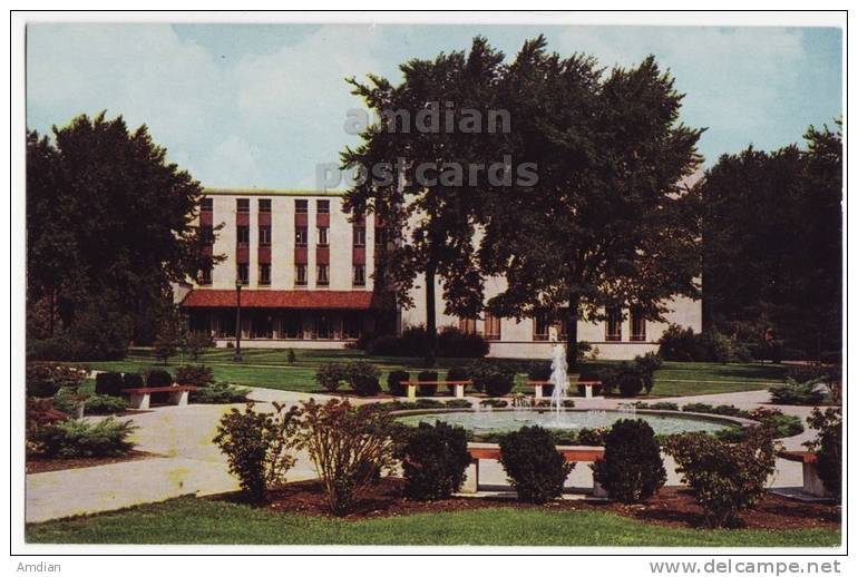 UNIVERSITY OF DETROIT MI~ FISHER FOUNTAIN~LIBRARY BUILDING~1961 Vintage Postcard  [c3635] - Detroit