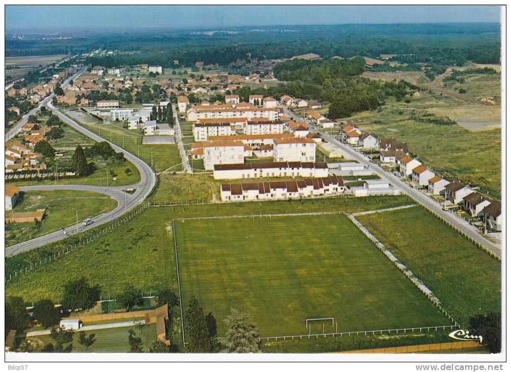 51 - MARNE - PARGNY-sur-SAULX - Vue Aérienne - Le  Stade  - Format  10,5  X  15 - Pargny Sur Saulx