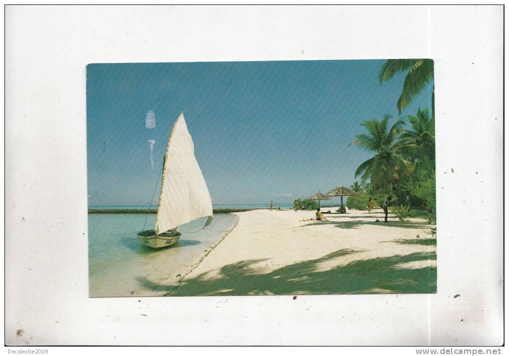 BT3605 Maldive Islands Ship Bateaux    2 Scans - Maldiven