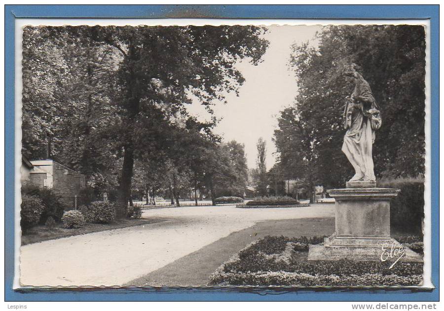 33 - PESSAC --  L'entrée De Son Magnifique Parc - 1950 - 60 - Pessac