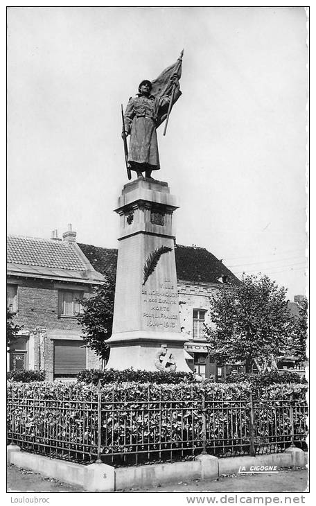 59 WORMHOUDT MONUMENT AUX MORTS - Wormhout