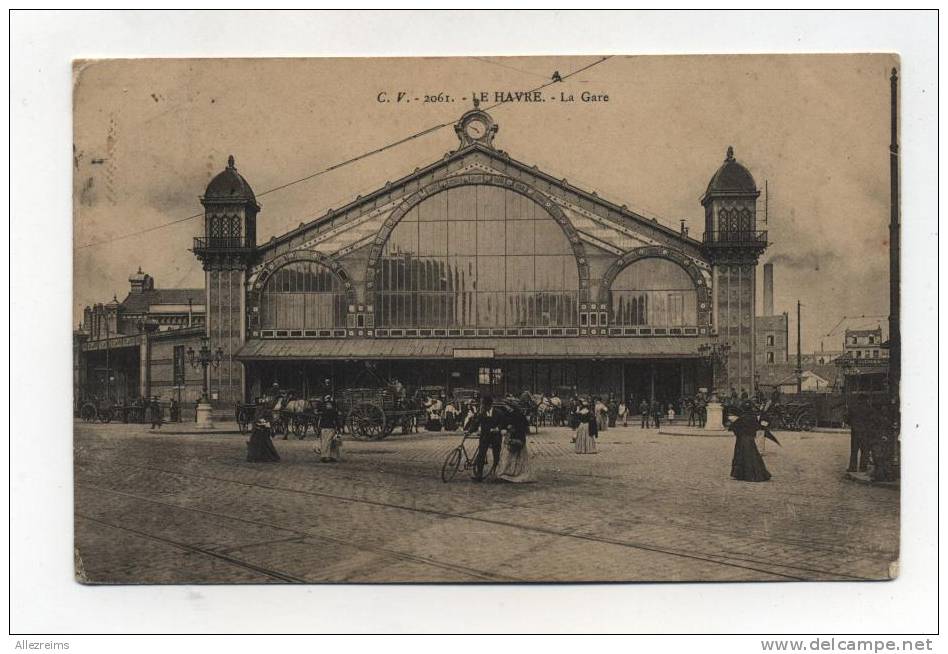 CPA 76  : Le HAVRE  La Gare Animée    A   VOIR  !!!! - Station