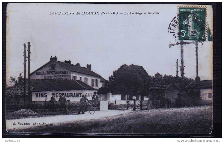 LES FRICHES DE ROISSY - Roissy En Brie
