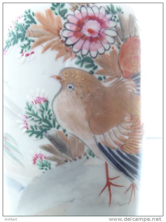 JAPON - vase kutani à décor d'oiseau , SIGNE début XXe - Rare couleur corail