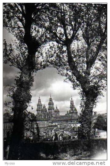 SANTIAGO DE COMPOSTELA Vista Parcial Desde El Paseo De LaHerradura, Vue Partielle - Santiago De Compostela