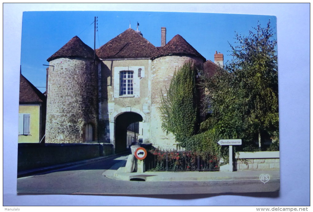 D 10 - Ervy Le Chatel - La Porte Saint Nicolas - Ervy-le-Chatel