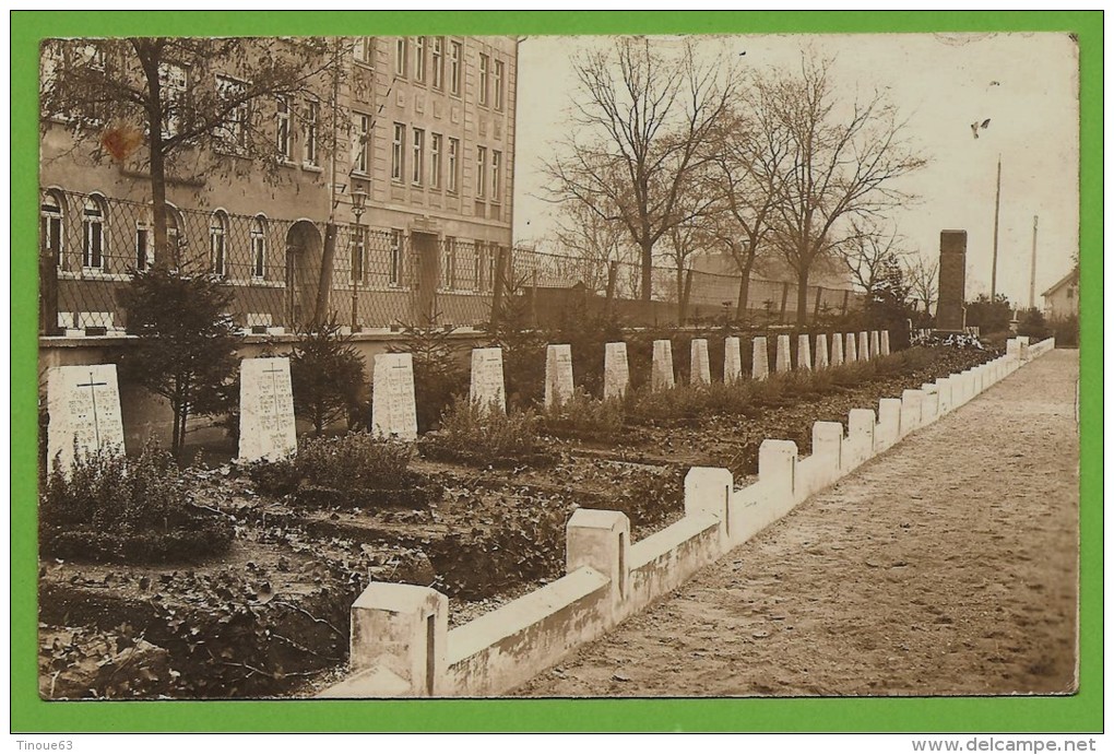 CARTE PHOTO - Cimetière Militaire à Localiser - Soldats Morts En Mai (?) 1917.. - Cimetières Militaires