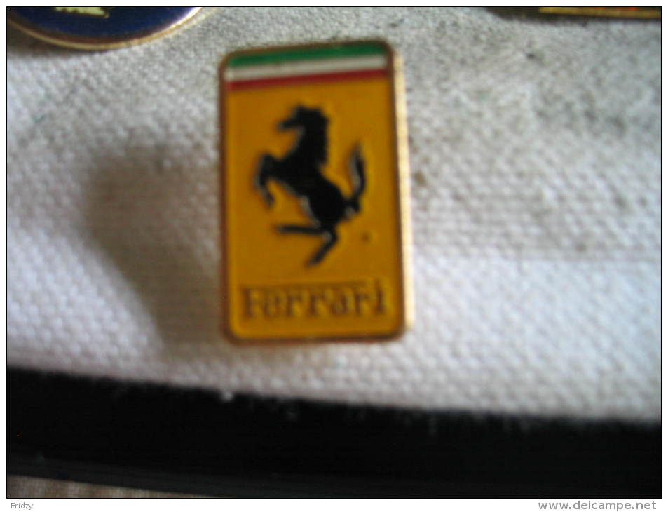 Pin´s Embleme FERRARI (Petit Modele) - Ferrari