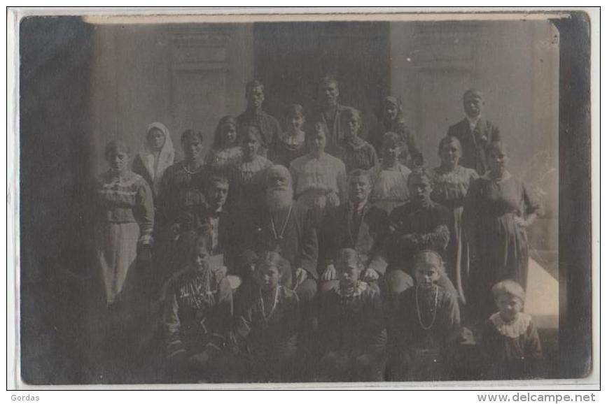 Moldova - Historical Romania - Chircaiesti - 1938 - Elder Priest And Parishioners - Moldavie