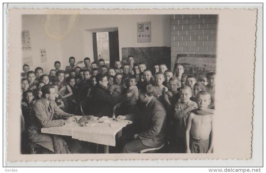 Moldova - Historical Romania - Chircaiesti -  Vaccinating Children - 1937 - Moldavie