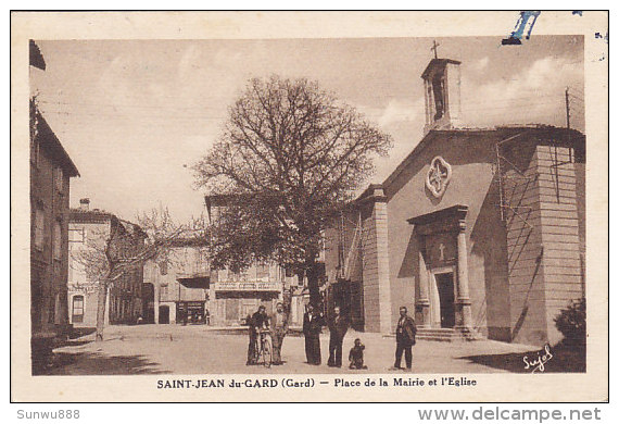 30 - Saint-Jean-du-Gard - Place De La Mairie Et L´Eglise (belle Animation) - Saint-Jean-du-Gard