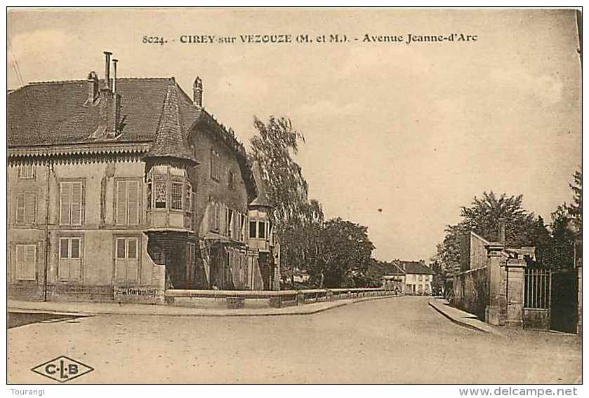 Août13 390 : Cirey-sur-Vezouze  -  Avenue Jeanne-d´Arc - Cirey Sur Vezouze