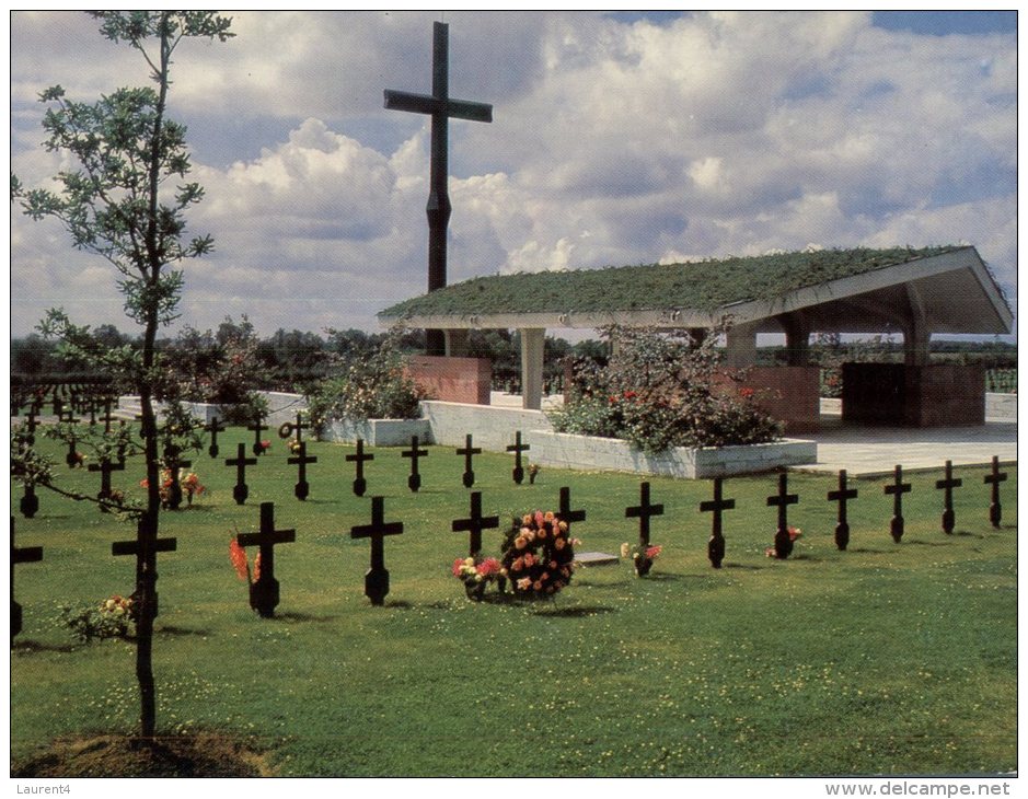 (482M) Military - France - Fort De Marmelon, Cimettiere Allemand - German Cimetery - Cimetières Militaires