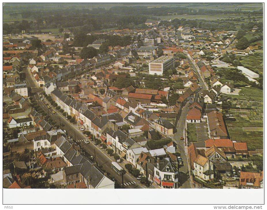 RUE 80 LES TOITS DU BOURG VU D'AVION - Rue