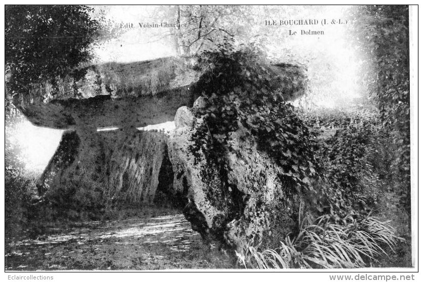 L'Ile Bouchard 37   Le Dolmen - L'Île-Bouchard