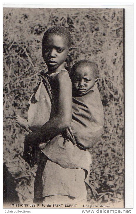 Afrique  Guinée    Missions Des P.P  Du Saint Esprit  . Une Jeune Maman   ( Voir Scan.) - Guinea