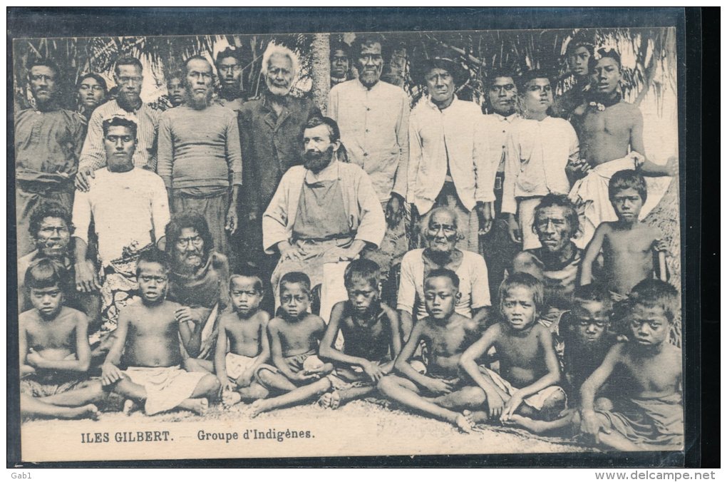 Iles Gilbert ---  Groupe D'Indigenes - Micronesia