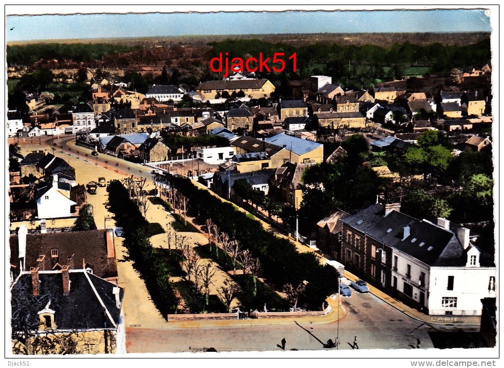 EN AVION AU-DESSUS DE ... La GUERCHE De BRETAGNE (Ille Et Vilaine) - La Rue De Nnates Et Le Jardin Des Plantes - La Guerche-de-Bretagne