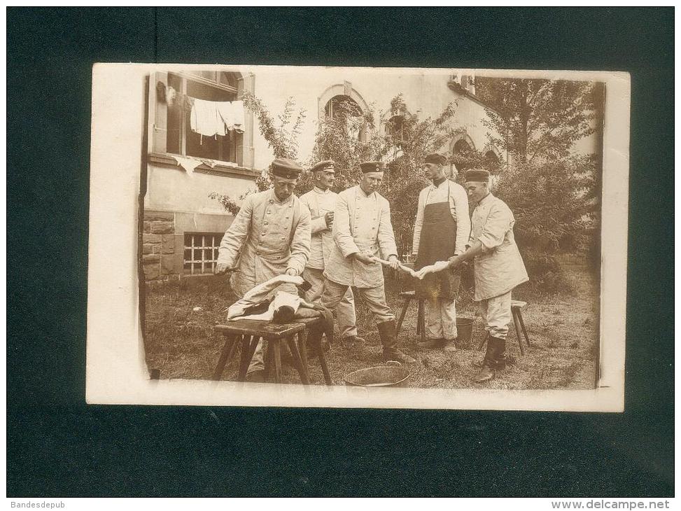 Carte Photo - Hanau - Militaria - Corvée De Lessive à La Caserne  ( Armée Allemande Période Guerre 1914-1918 ) - Hanau