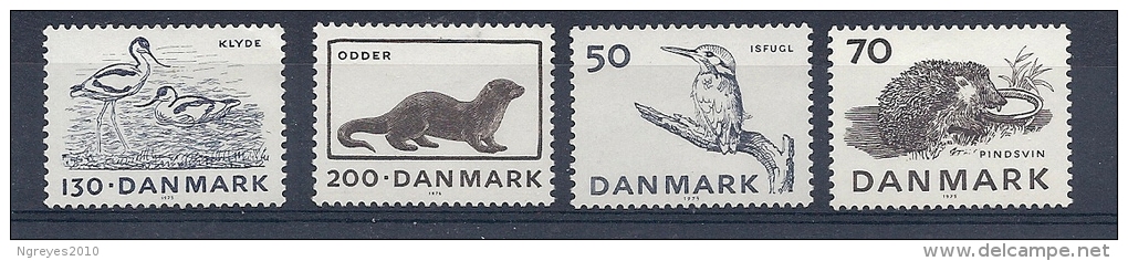 131008321   DINAMARCA  YVERT  Nº  608/11 (*)/MNH  SIN GOMA - Neufs