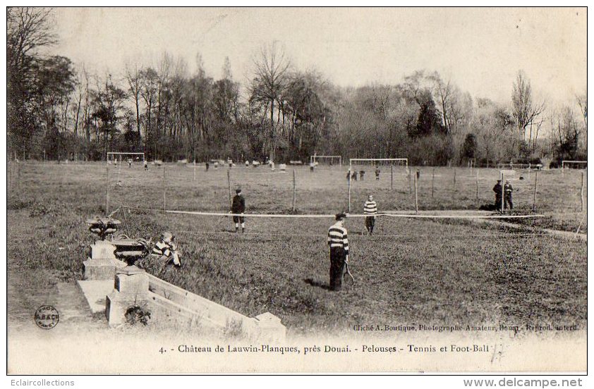 Lauwin-Planques   59      Château     Tennis Et Football - Douai