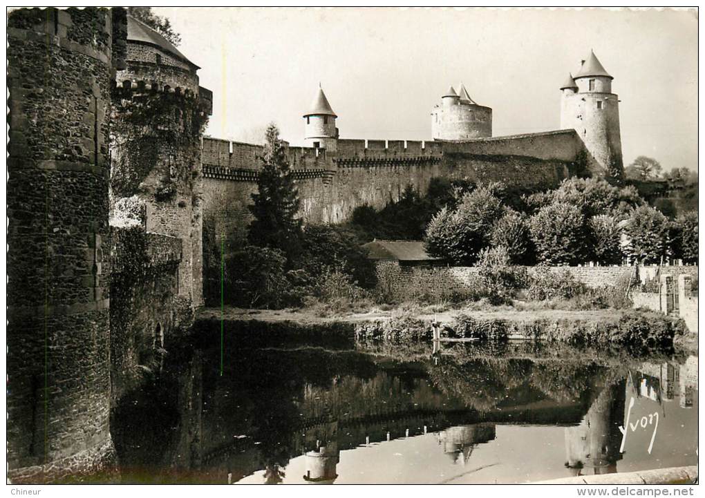 FOUGERES LE CHATEAU - Fougeres