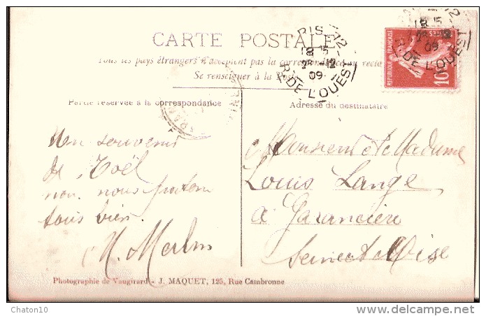 CARTE-PHOTO D'un PATISSIER (M. MERLIN) Présentant Un Souvenir De NOËL Devant Son Magasin De Spécialités - Autres & Non Classés