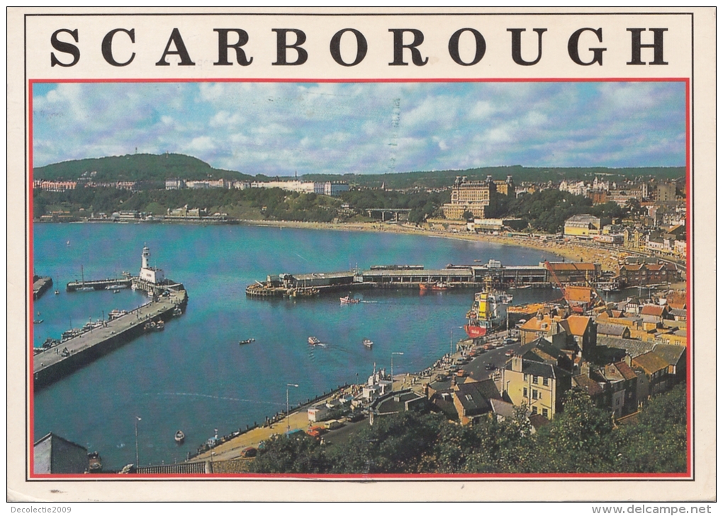 BT18355 Scarborough  Lighthouse And Harbour Entrance   2 Scans - Scarborough