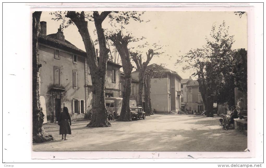 CPA PHOTO 84 - CAMARET - Superbe Carte Postale Photo Du Centre Du Village Avec Animation + TRACTION AVANT - Camaret Sur Aigues
