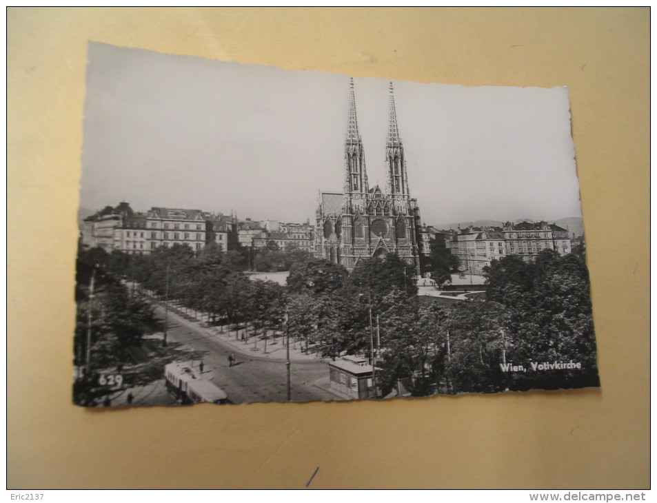 VOTIVKIRCHE... - Chiese