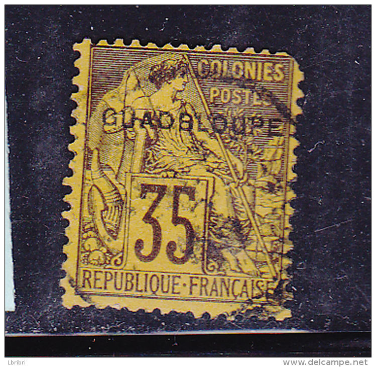 GUADELOUPE N° 23a 35 C VIOLET NOIR SUR JAUNE TYPE DEESSE ASSISE SURCHARGE GUADBLOUPE 1 DENT COURTE  OBL - Gebraucht