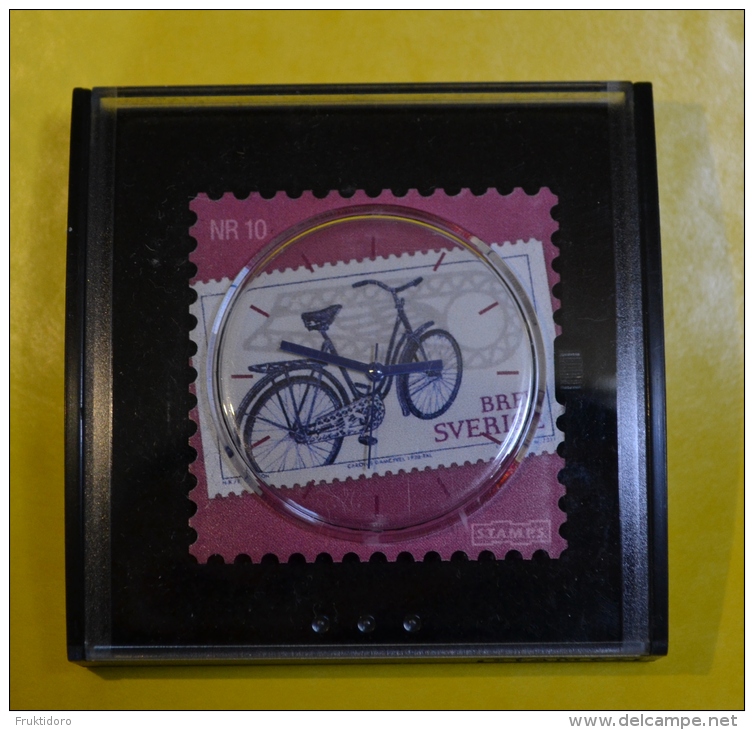 Sweden Stamp Clock Nr 10 - Women's Bicycle - 2011 - Moderne Uhren