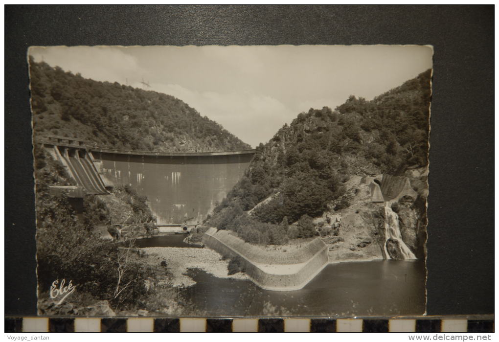 01- Barrage De Génissiat - LA ROUTE TOURISTIQUE ENJAMBANT LE BARRAGE ET RELIANT L'AIN A LA HAUTE SAVOIE - Génissiat