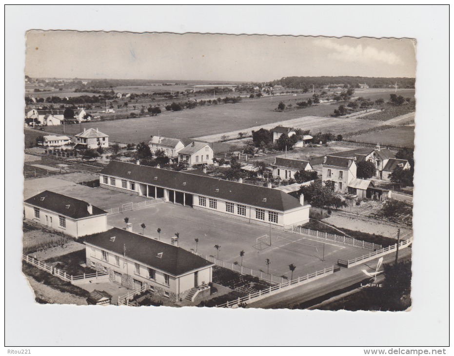 41 - Saint Ouen - Lapie N°3 - Le Groupe Scolaire -  Stade  Terrain De Football Stadium - Saint Amand Longpre