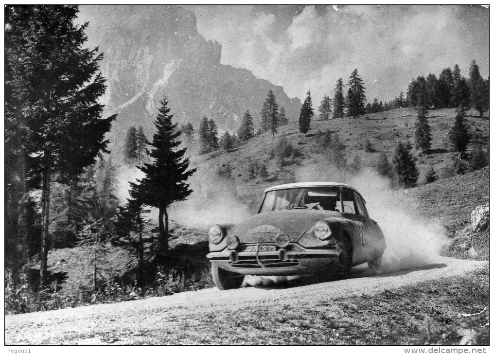 CARTE POSTALE MODERNE."  MARATHON LIEGE-SOFIA-LIEGE 1962 ". AUTOMOBILE DS ID 19 CITROEN DE MME BOUCHET DANS LES DOLOMITE - Rally