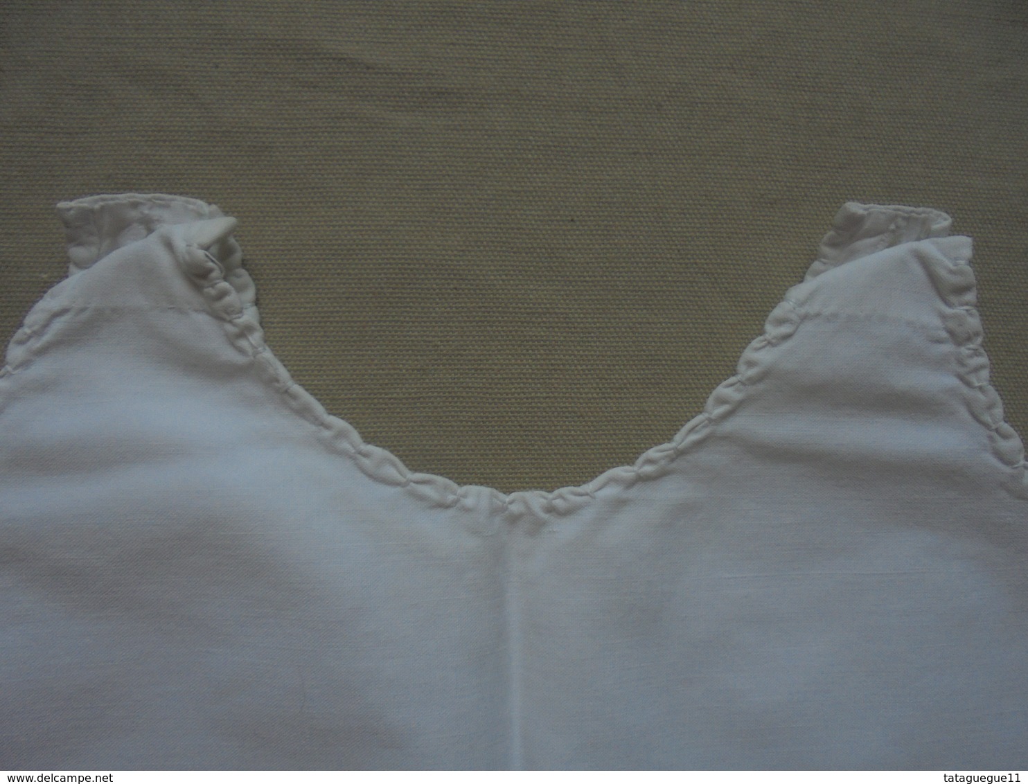 Ancien - Chemise Sans Manche Pour Bébé Ou Poupon Monogramme DB Coton Blanc - Other & Unclassified