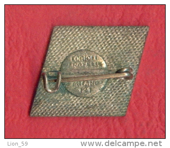 F2153 / FIAT - ( Fabbrica Italiana Automobili Torino ) Automobiles ITALY -  Badge Pin - Fiat