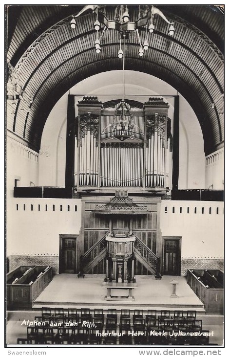 NL.- Ansichtkaart - Alphen A.d. Rijn. Interieur Hervormde Kerk. Julianastraat. Adventskerk. - Alphen A/d Rijn