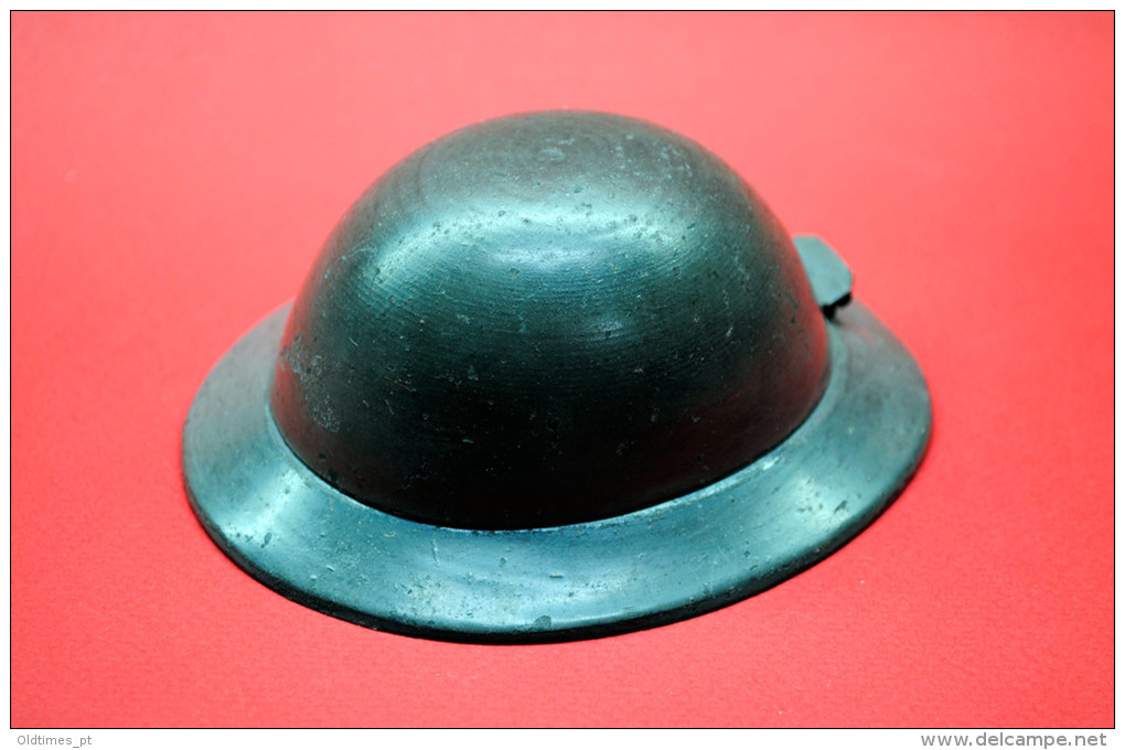 INKWELL - WWI MILITARY HELMET SHAPE - CIRCA 1920 - Inkwells