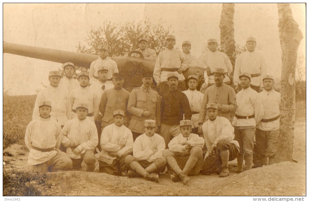 CPA 390 - MILITARIA - Carte Photo Militaire - Artilleurs Du 14e Régiment Et Canon Militaire - Equipment