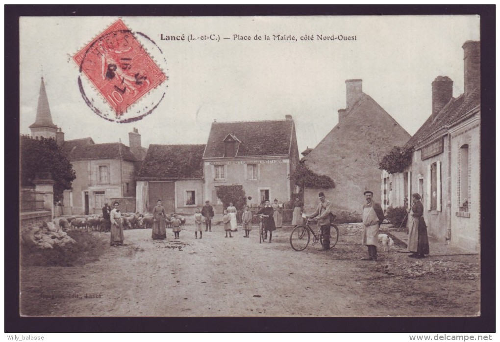 France - Loir Et Cher - LANCE - Place De La Mairie - Côté Nord Ouest  - Carte Postale 41 - CPA   // - Saint Amand Longpre