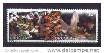 URUGUAY STAMP MNH  Insects Bee On Flower SCOTT   #1916 - Abeilles