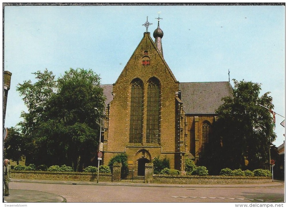 NL.- Waalwijk. Nederlands Hervormde Kerk.  2 Scans - Waalwijk