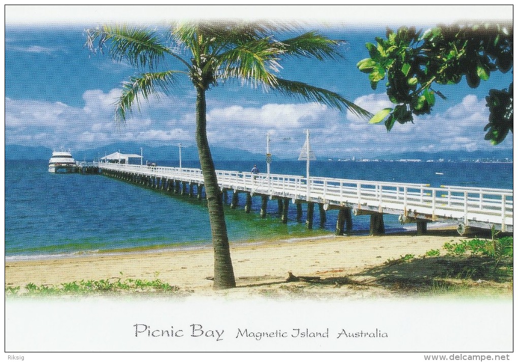 Picnic Bay  Magnetic Island  Australia   # 03612 - Townsville