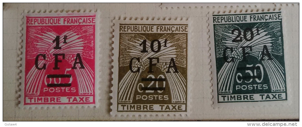 12396# ILE DE LA REUNION LOT DE TIMBRES ** * & Oblitéré Dont Surcharge CFA Cote : +70 Euros - Unused Stamps