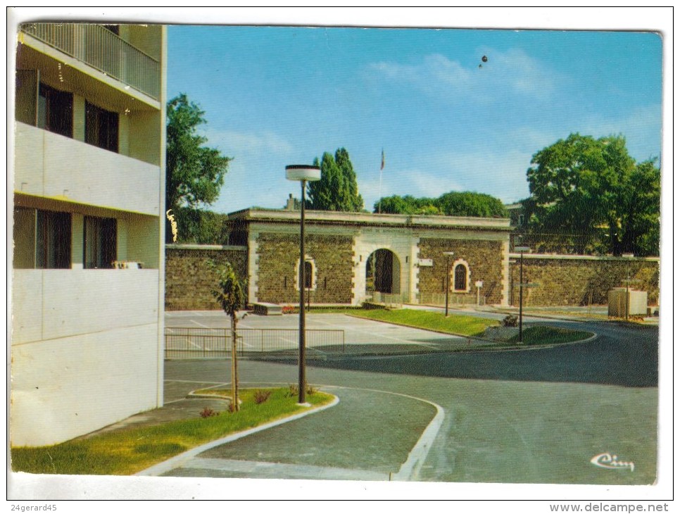 CPSM MILITAIRE ROMAINVILLE (Seine Saint Denis) - Le Fort - Romainville