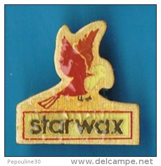 3 PIN´S //   . STAR WAX - Loten